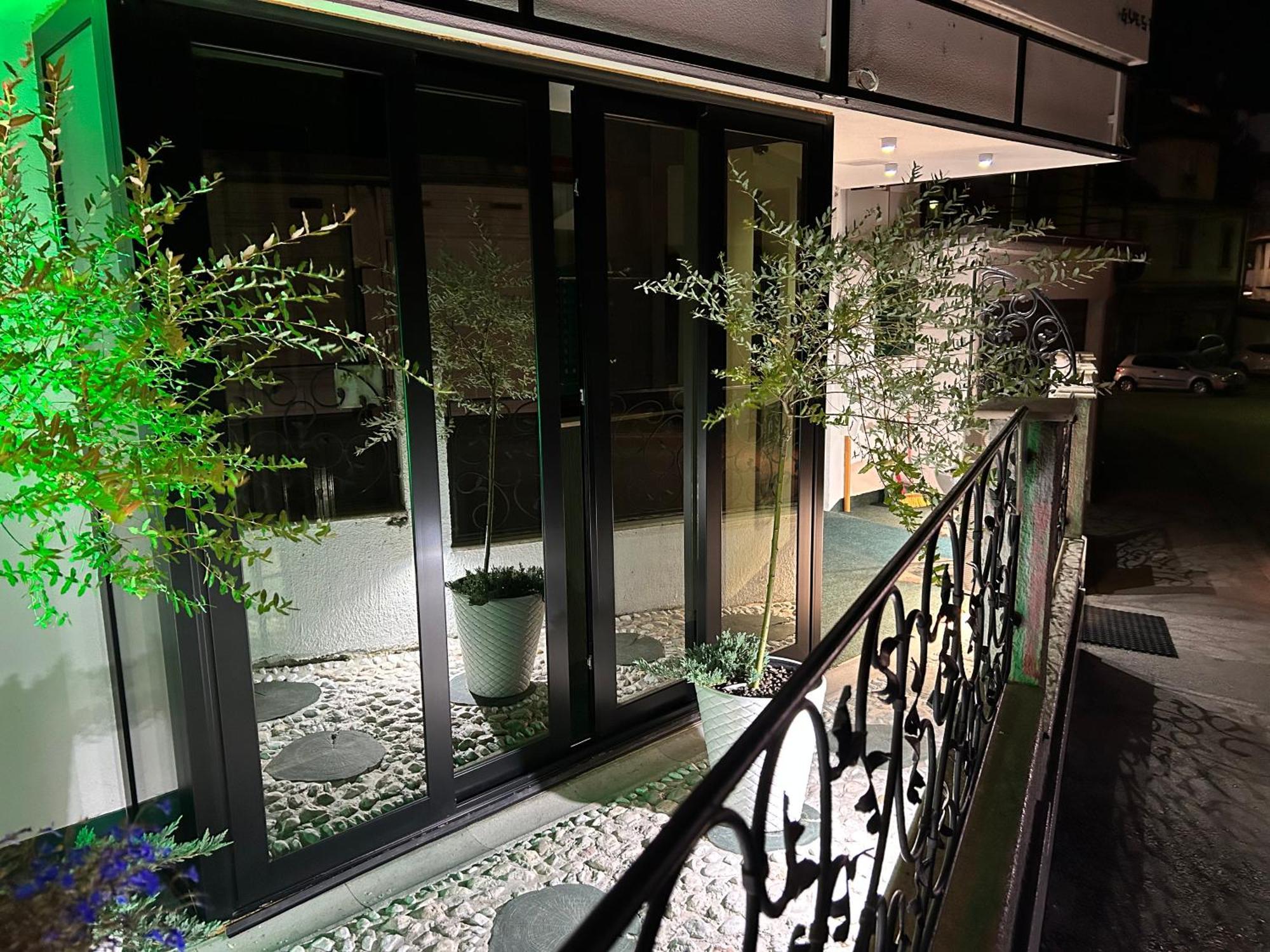 Halvat Guesthouse SJJ Exterior foto
