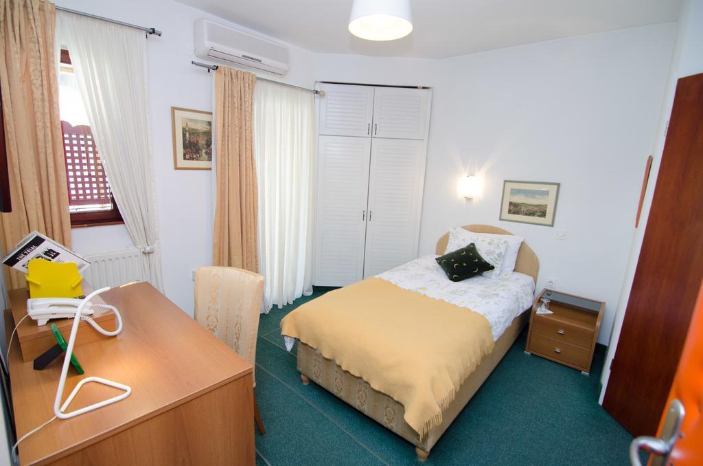 Halvat Guesthouse SJJ Exterior foto